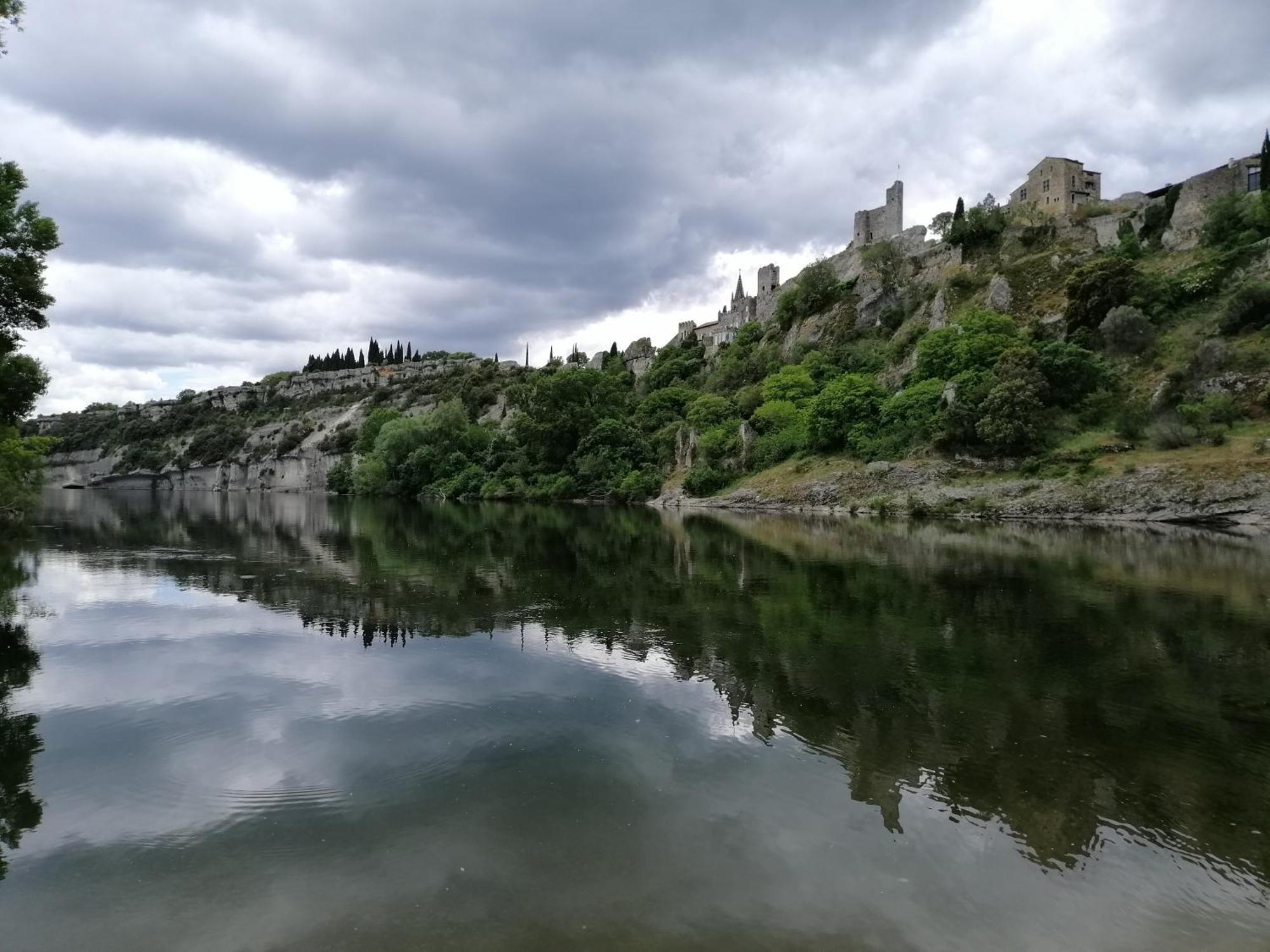 Superbe Appartement Dans Residence Avec Piscine Saint-Martin-dʼArdèche Exterior foto