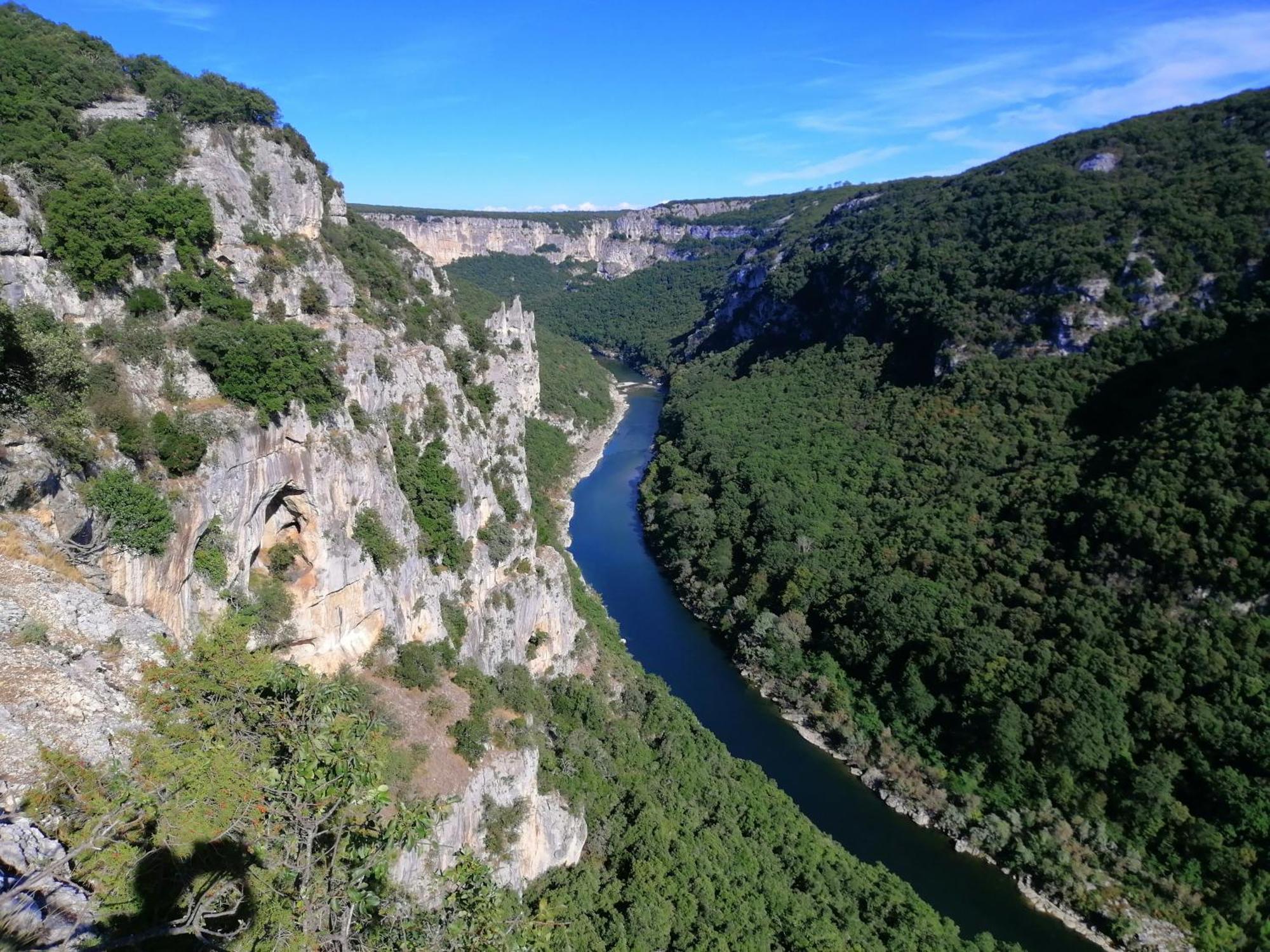Superbe Appartement Dans Residence Avec Piscine Saint-Martin-dʼArdèche Exterior foto